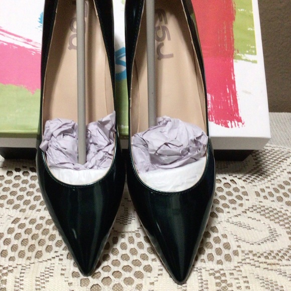 NEW FSJ Women Bridal Pointed Toe Chunky Block Low Heel Crystal Pumps Slip on. - Picture 5 of 15